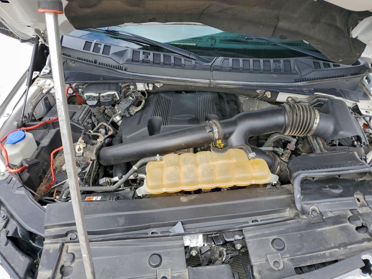 Ford F-150 Supercrew Image 10