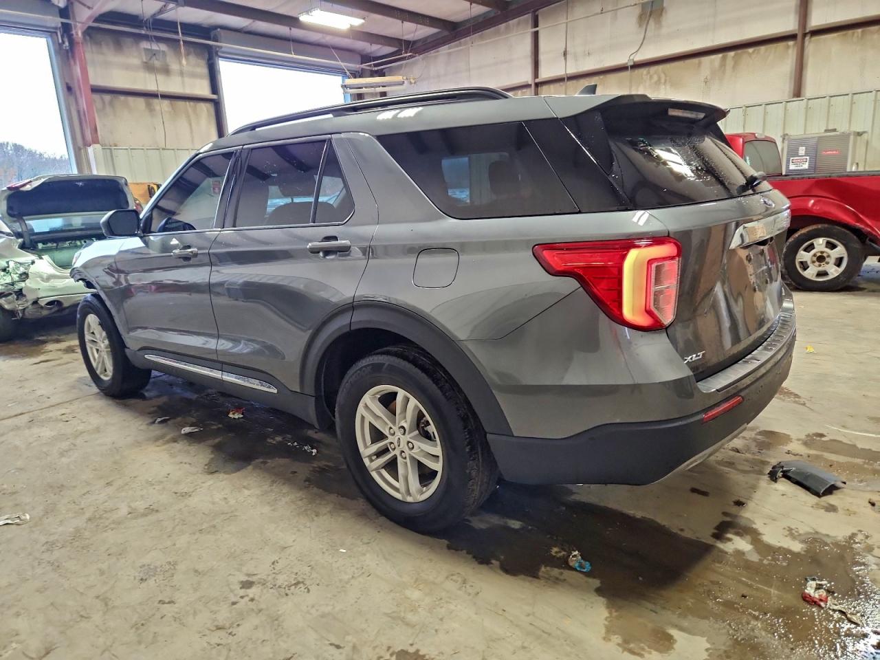 Ford Explorer Xlt Image 2