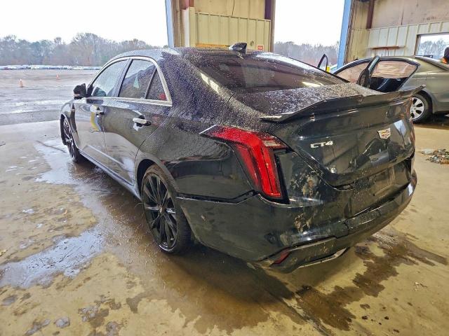 Cadillac CT4 Luxury + Image 2