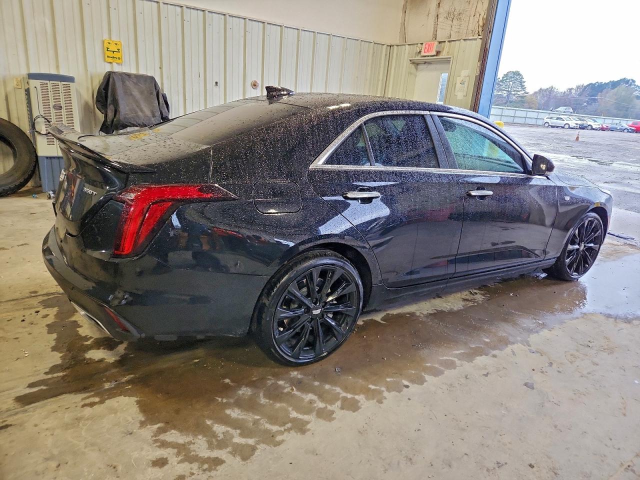 Cadillac CT4 Luxury + Image 3