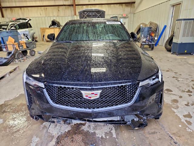 Cadillac CT4 Luxury + Image 4