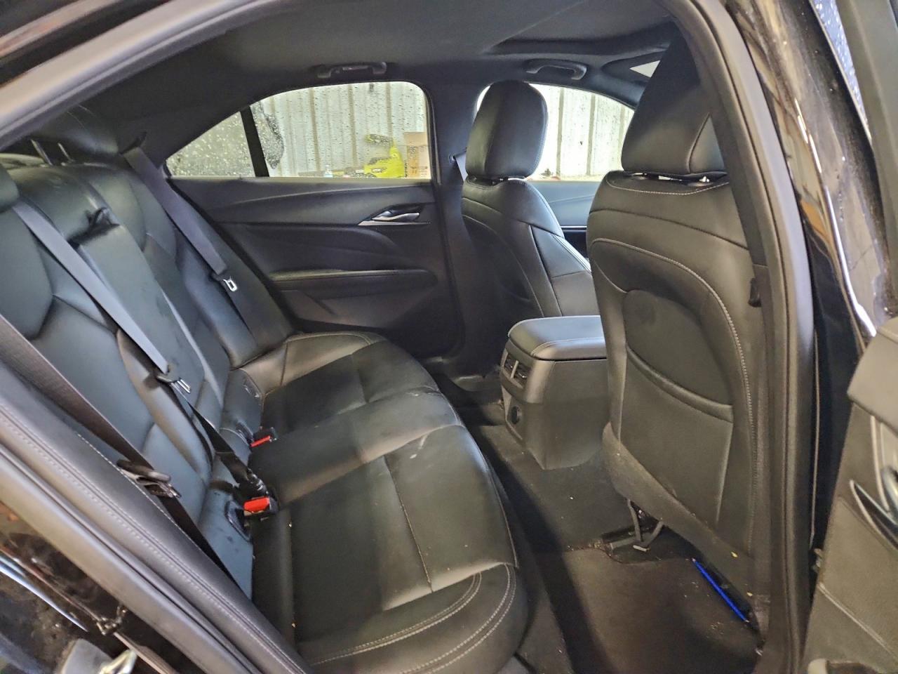 Cadillac CT4 Luxury + Image 9