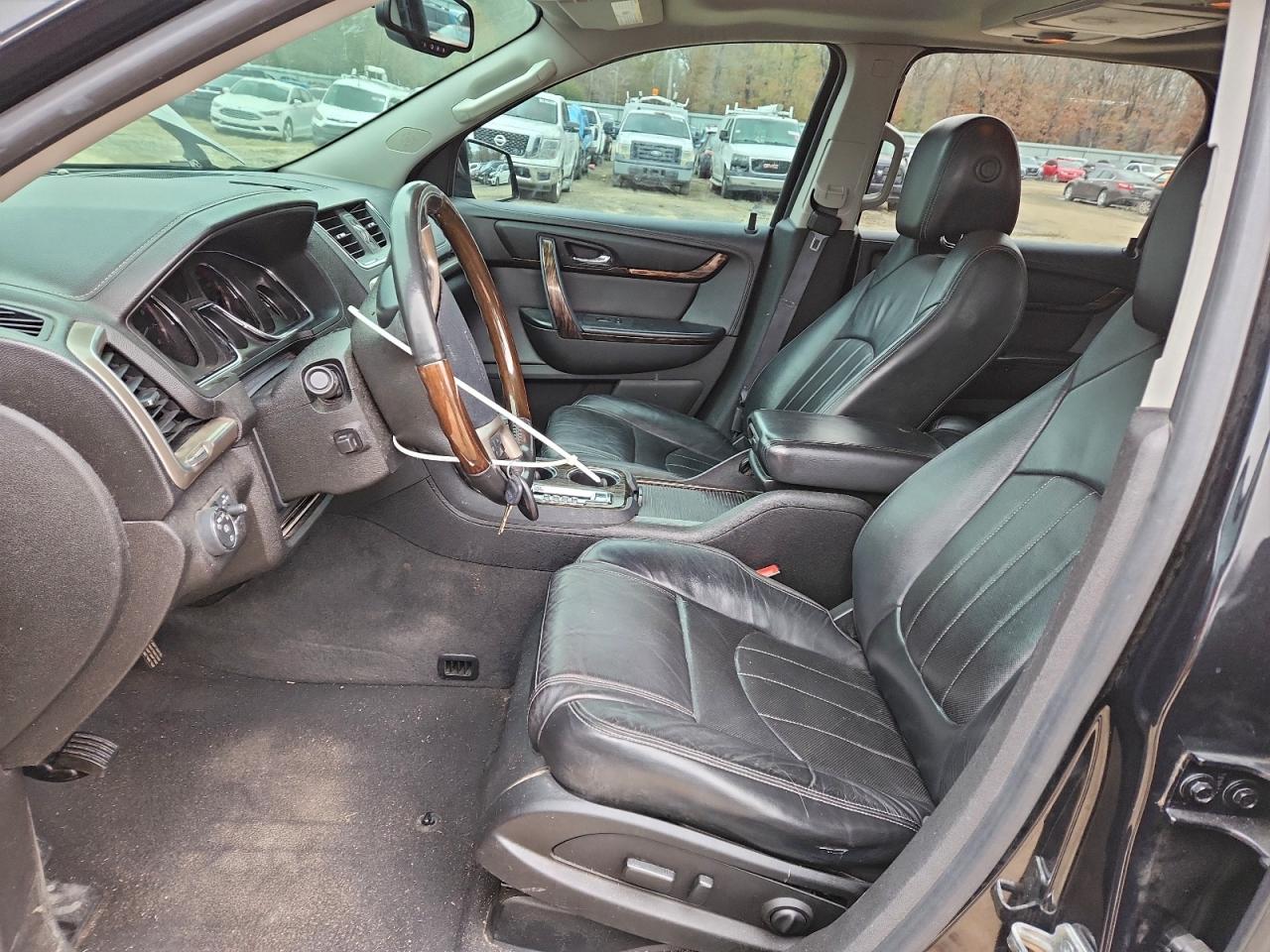 GMC Acadia Denali Image 2