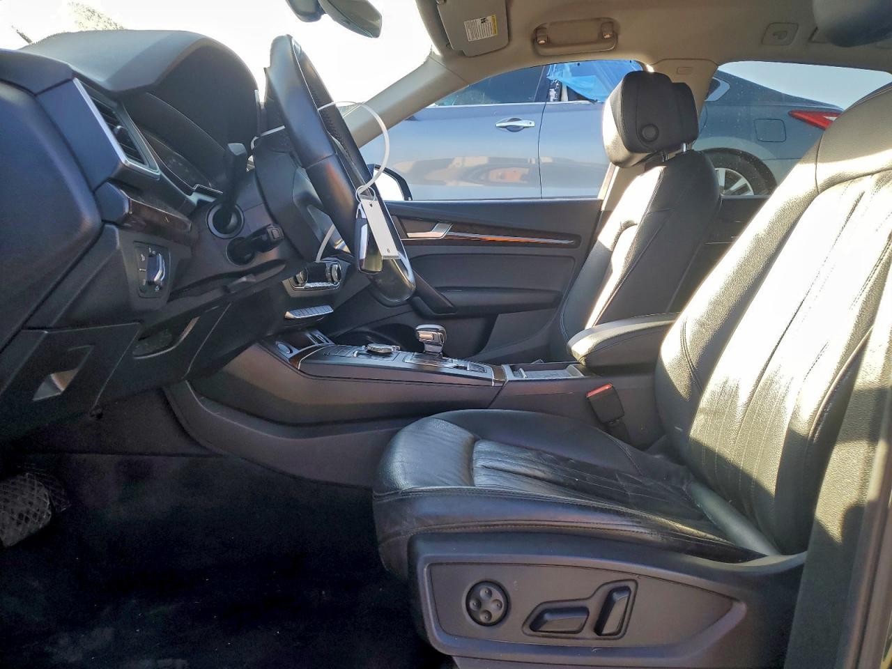 Audi Q5 Premium Image 12